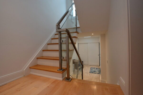 Stairs and handrail renovation - Interior renovation - Toronto - Greater Toronto Area GTA
